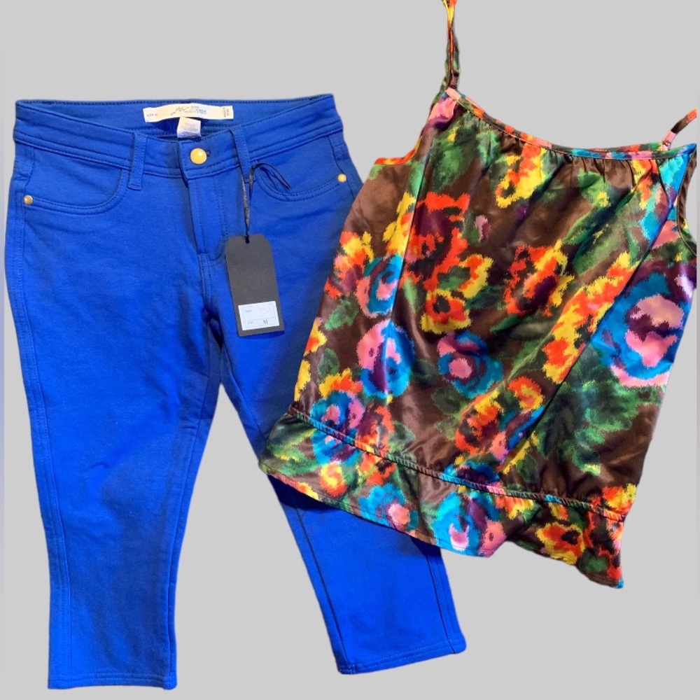 NWT satin colorful floral summer top blouse cobalt royal blue Capris pants Med